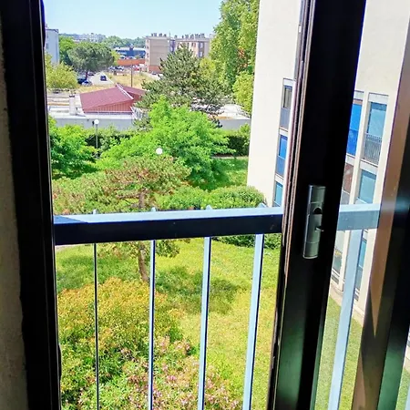 With Balconies Near Park Apartment Toulouse